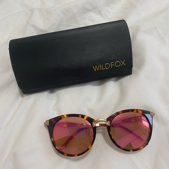 Wildfox Accessories - Wildfox sunglasses